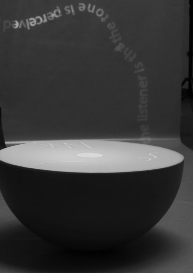 »Plateau #WERNER«, Jenny Brockmann, 2023. Mit Polyethylen beschichteter Stoff. Installationsansicht im Oberlichtsaal der Bauhaus-Universität Weimar. Foto: René-T. Kusche »Plateau #WERNER«, Jenny Brockmann, 2023. Mit Polyethylen beschichteter Stoff. Installationsansicht im Oberlichtsaal der Bauhaus-Universität Weimar. Foto: René-T. Kusche