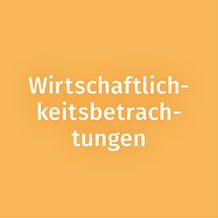 Wirtschaftlichkeitsbetrachtungen im Bau-, Immobilen- und Infrastrukturprojekten beziehen sich auf die Analyse und Bewertung der finanziellen Rentabilität und Wirtschaftlichkeit der Vorhaben. Diese Betrachtungen sind entscheidend, um zu bestimmen, ob ein Bauprojekt durchgeführt werden sollte, indem sie die erwarteten Kosten und Nutzen gegenüberstellen.