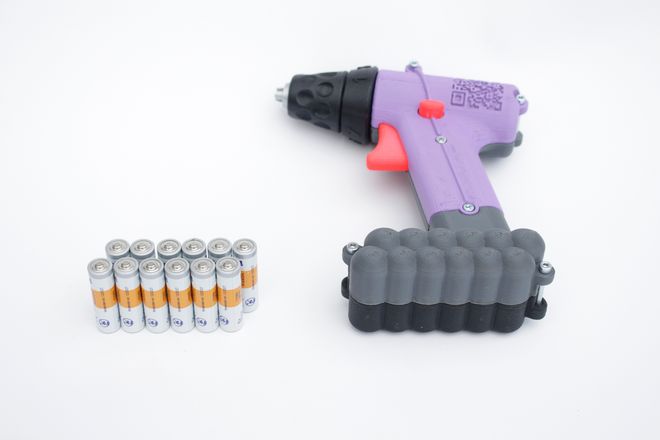Reparierbarer Bohrer mit Batterien