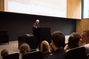Prof. Rudolf, Dekan der Fakultät Architektur und Urbanistik, würdigte die Absolventinnen und Absolventen