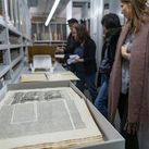 Foto von der Veranstaltung Lange Nacht der Wissenschaften Weimar 2019. Magazinführung Uni Bib.
