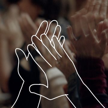 Jörn Hintzer und Jakob Hüfner, Juniorprofessoren für Experimentelle Television an der Bauhaus-Universität Weimar, stellen ihre neueste Dokumentation »APPLAUS« im Lichthaus Kino vor. 