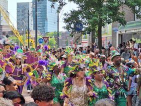 Städte von morgen - vielfältig und farbenfroh. Auf dem Sommerkarneval in Rotterdam. Foto: Frank Eckardt