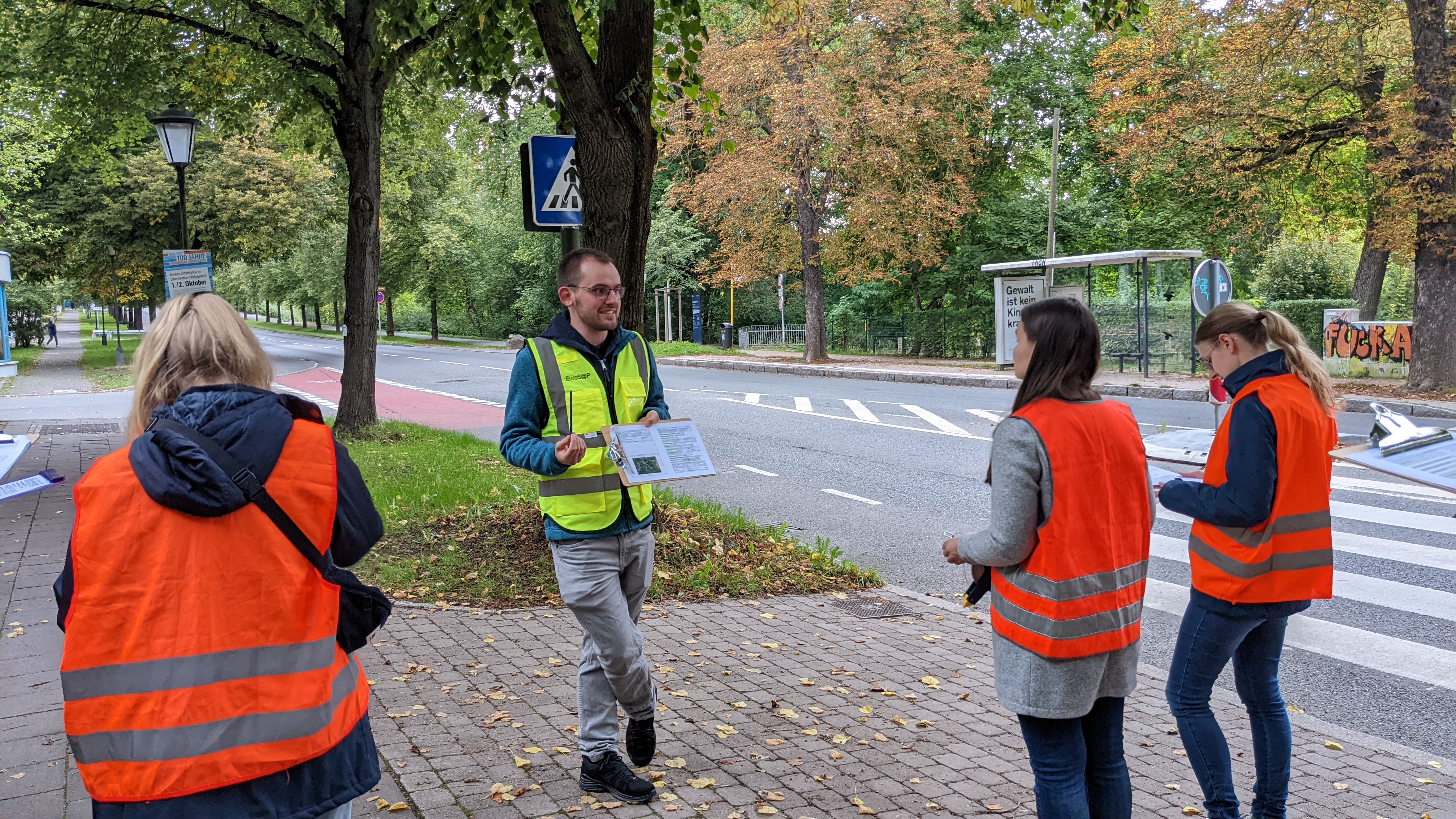At a workshop on crosswalk safety assessments (photo: Tina Feddersen)