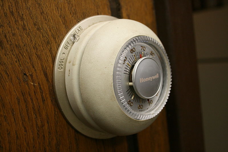 File:Honeywell round thermostat.jpg