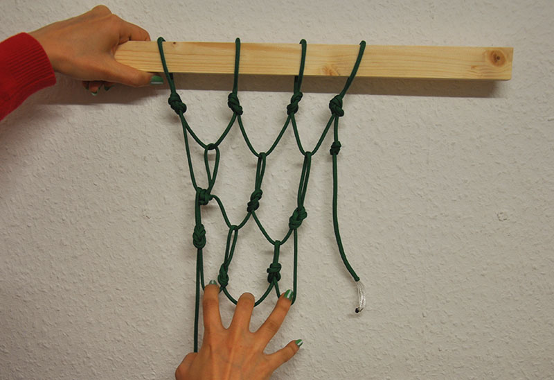 File:Net-climbing knot.jpg
