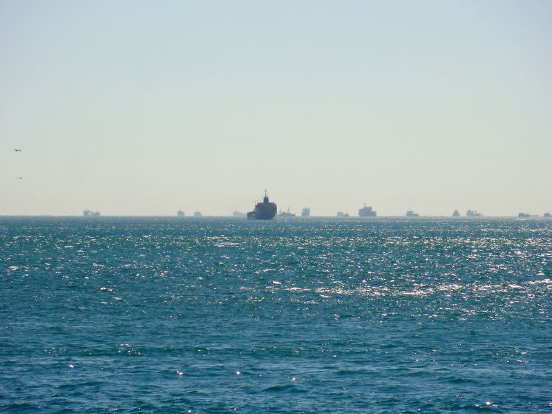 File:İstanbul freight ships.jpg