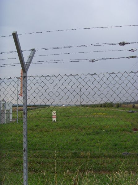File:Airplane on runway.jpg