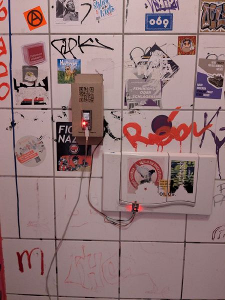 File:Luisa toilette.jpg