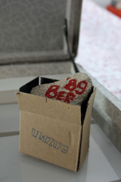 File:Lydia Kluge Musterkoffer 3 (2011) 4.JPG