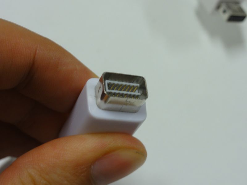 File:Mini dvi plug.jpg
