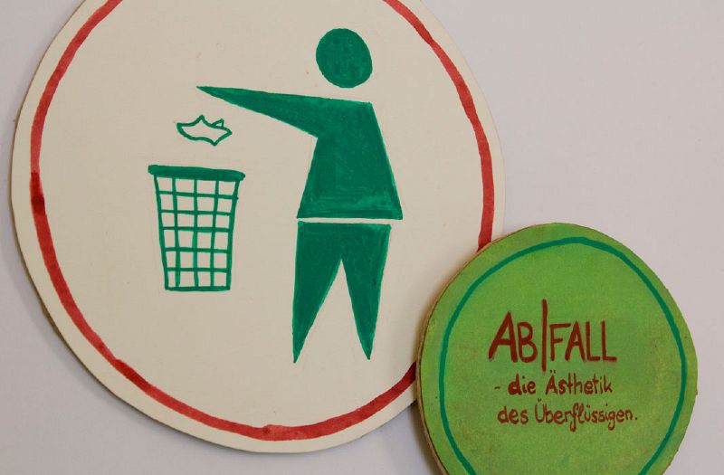 File:Neleschacht abfall2.jpg