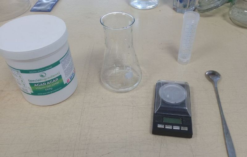 File:Preparing for measurement.jpg