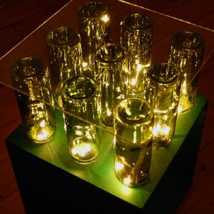 Weinflaschen-tisch03.jpg