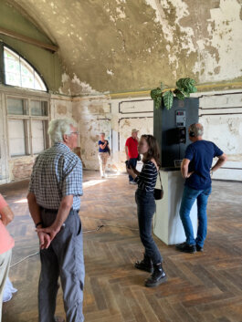 Ausstellung Altes Sanatorium Schwarzeck. Besucher SPECTRA Bauhaus Universität Weimar