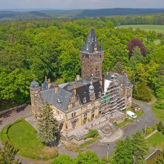 Luftaufnahme des Schloss Hummelshain nähe Kahla / N. Hallermann, 2020