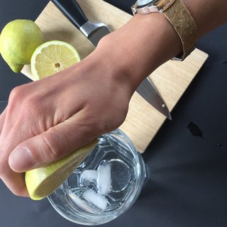 Armbanduhr als Leguminosen-Hülsen / Marlene Reif