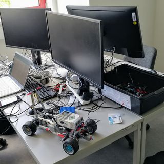 Prototype of an autonomous vehicle / Jan Oliver Ringert