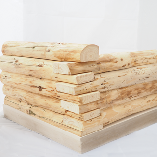 Prototyp digital geplante und CNC-gefertigte Blockhausecke / Lukas Kirschnick
