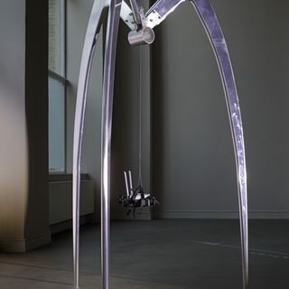 Jenny Brockmann: 'On Orientation,' 2025. Aluminum, steel. / Hans-Georg Gaul