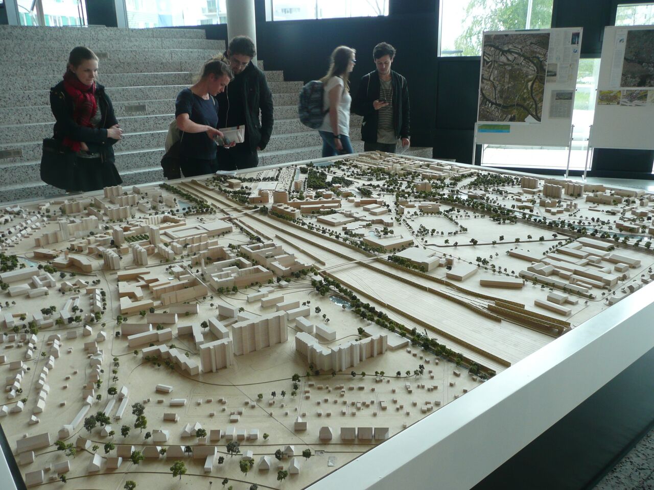 Modell der Stadt in der Behörde für Stadtentwicklung und Umwelt (BSU) in Wilhemsburg (photo: Caroline Herbst privat)